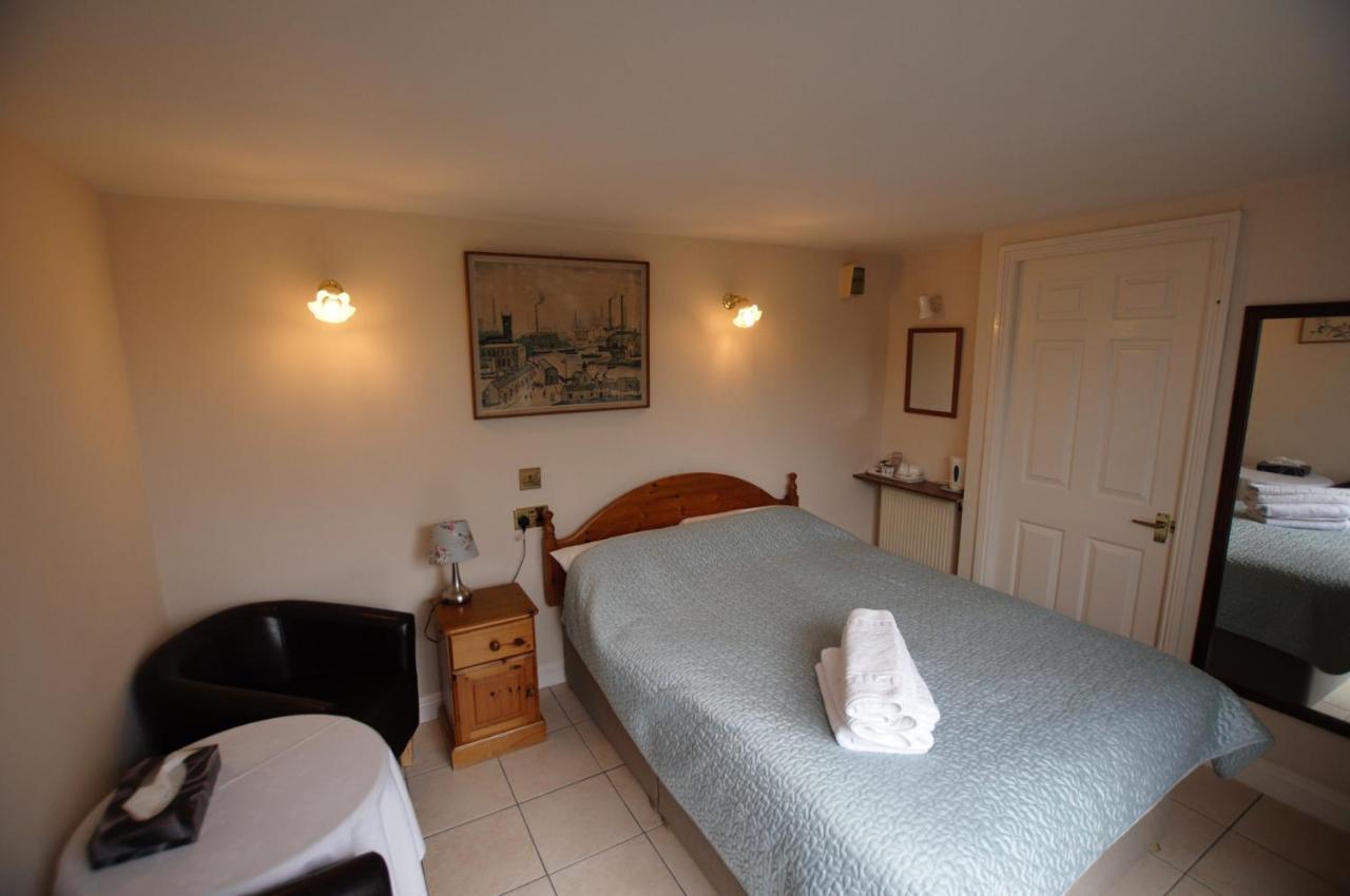 Bed and Breakfast Dove House Bishop's Cleeve Exterior foto
