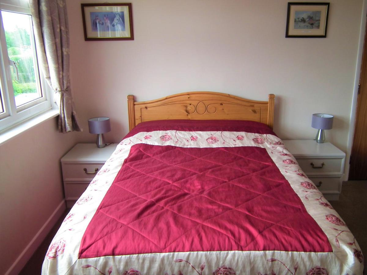 Bed and Breakfast Dove House Bishop's Cleeve Exterior foto